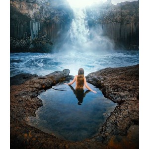 Iceland - The magical world of northern lights and glaciers